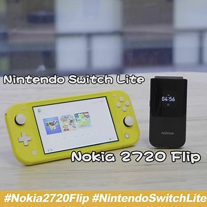 【#csl手機專員特約 Nokia 2720 Flip Nintendo Switch Lite 開箱！】 用得多觸控屏幕，你會唔會突然掛住摺機呢？Nokia 2720 Flip 可以滿足你嘅願望，保留好好撳嘅實體按鍵之餘，仲支援 4G 網絡及預載 WhatsApp﹑Youtube﹑Facebook 等實用 app！設定入面仲有「SOS」以及「協助工具模式」幫助老友記用架~ 貪玩嘅 #手機專員 林生最近入手咗一體式設計嘅 Nintendo Switch Lite，唔單止輕便啲，仲支援多人連線以及大部分經典大作，即刻聽下林生嘅遊戲體驗啦！ > 入手Nokia 2720 Flip︰https://bit.ly/31sOMI4 > 入手Nintendo Switch Lite︰https://bit.ly/33OWcai > WhatsApp 網上銷售專員︰bit.ly/2WdJu16 #新機試玩 #Nokia2720Flip #NintendoSwitchLite | csl