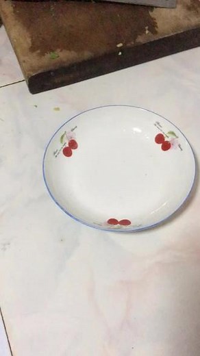 大蒜发芽了可以这样做，不仅干净还能吃嫩绿的蒜苗^_^