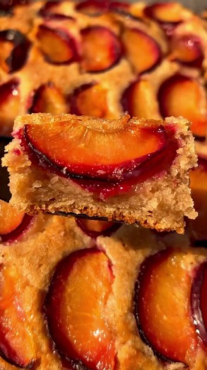 Deserturi de toamna: Prajitura rapida cu prune