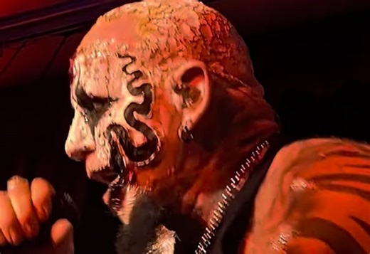 Watch: MUDVAYNE And HELLYEAH Frontman CHAD GRAY Plays First '30 Years Of Madness' Solo Show In Las Vegas