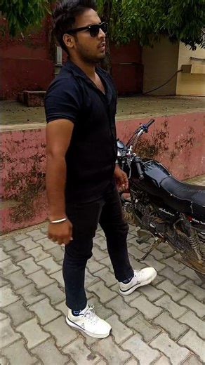 Blue eyes hypnotize song shots