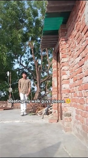 reating my walk guys please 🥺 #auraclips150 #song #india #mumbai #delhi #walking #modelling #video