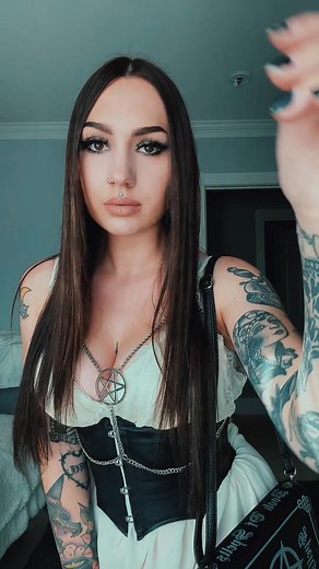 start of spooky season except I dress like this everyday #witchtok #witch #witchcraft #fyp #witchy