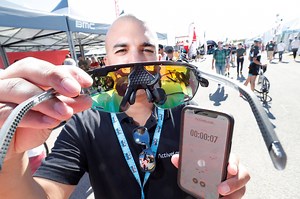 Lunettes de soleil intelligentes, casque de musique révolutionnaire... Les accessoires connectés pour performer à VTT