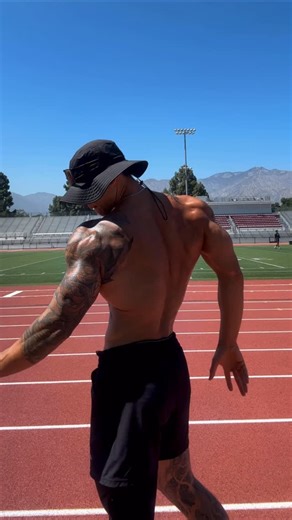 DonJohn | Natural Pro Bodybuilder🌊 on Instagram: "Movement is a blessing🫀 #run #running #runner #workout #active #fitness #life #lifestyle #motivation #mindset #mentalhealth #natural #health #progress #cardio #body #bodybuilding #gym #aesthetic #asian #korean #tattoo #legs #summer #losangeles #california #explore #reels"