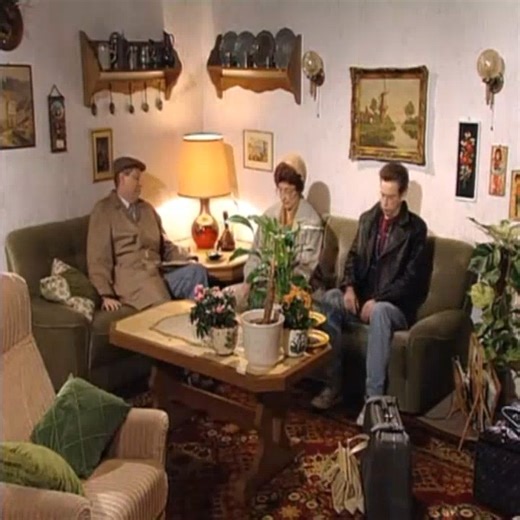 32K views · 741 reactions | Familie Heinz Becker (Staffel 4 Folgen 3) – Der erste Preis #Teil 4 | Ein Herz und eine Seele der Serie | Facebook