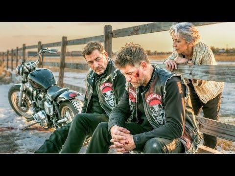 Elderly Lady Stumbled on Two Frozen Hell’s Angels Riders — Her Reaction Stunned the Town.