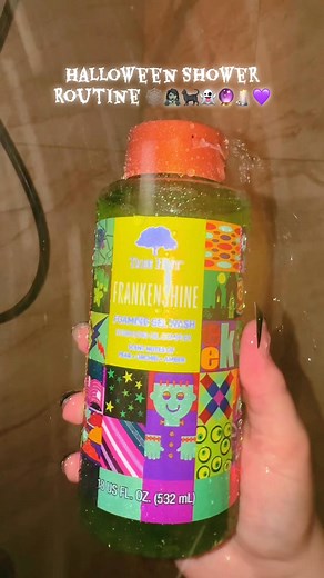 Halloween Shower Routine 👻💜🖤 #Halloween #showerroutine # selfcare #bodycareroutine | Selfcare.bodycare