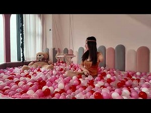 Beibei a Ooe Amputee Girl - Primitive Princess and Bubble Ball #oneleg #crutches #disability