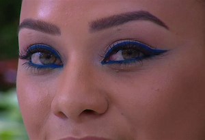 La fórmula perfecta para delinear utilizando distintos colores | Teletica