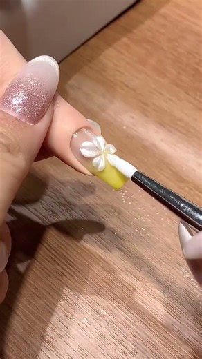 Spring and Summer Flower Manicure: Easy Daily DIY Tutorial