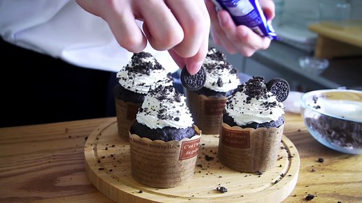 オレオカップケーキ作り方✨ | 簡単なスイーツのレシピ