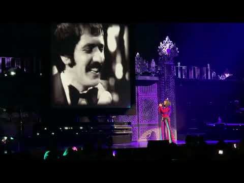 CHER - I Got You Babe (Live) - Toronto 2019