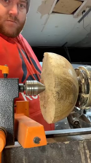 From rough oak to a finished bowl — this time-lapse captures one of my favorite parts of woodturning: watching the shape appear as the curls start flying. There’s a rhythm to it that feels almost meditative. If you enjoy satisfying process videos, handmade craftsmanship, or seeing a project come together from start to finish, this one’s for you. I share new pieces each week, along with giveaways and behind-the-scenes looks at life in the shop. Thanks for being here! #woodturning #oakbowl #woodbo