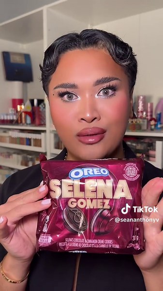 Selena Gomez x Oreo Special Cookie Scanning Experience