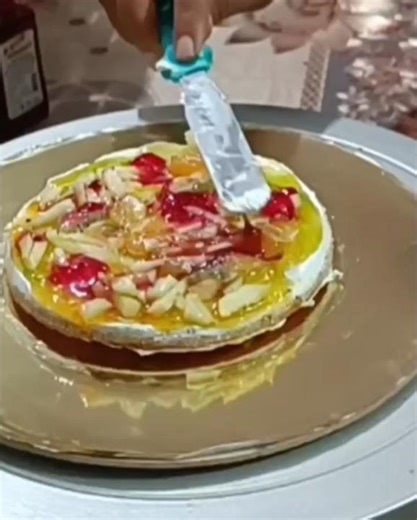 How to make fresh fruit cream cake/soft ,moist cake recipe/vanilla fruit cakecake #shortsfeed #cake