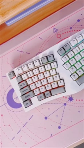 Discover the ergonomic keyboard layout that boosts comfort