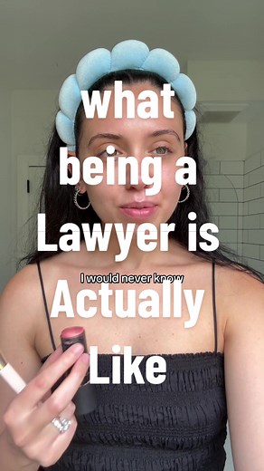 what being a lawyer is actually like - and some things i wish i knew before i become a lawyer! What do u guys think 🧐🧐🧐 #lawschool #lawschoolquestions #lawyer #legalprofession #lawschooladmissions #lawstudent #aspiringlawstudent #uoft #uoftlaw #uoftears