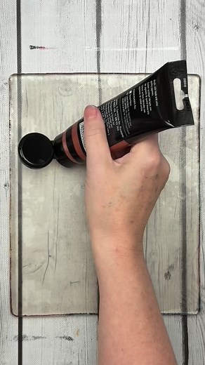 This #gelliprint has some high 😲contrast! This time I decided to try the metallic paint on my #gelliplate first. I am having so much fun 🎉 with these 🔘circles. I just want to keep trying new stamps, colours and ideas! What do you think about the black over the copper? | Heather's Paper Playroom