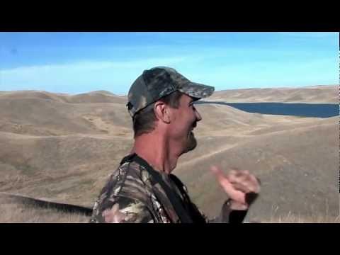 Tim Wells -- Long Shot -- Hunting Alberta Mule Deer with Trophy Hunters Alberta