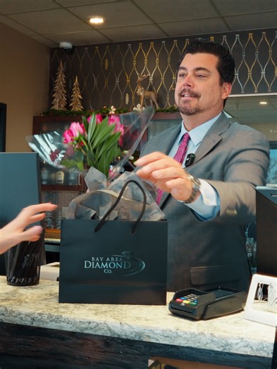 When the service is so good you think it's a date. 😉✨⁠ ⁠ From now until Valentine's Day, every purchase $149 comes with a beautiful bouquet of a dozen roses, in your choice of color. Find the perfect gifts for her (or him), all in one place!⁠ ⁠ Bay Area Diamond Company. Undeniably Better!⁠ ⁠ #bayareadiamondcompany #undeniablybetter #greenbaywisconsin #valentinesday