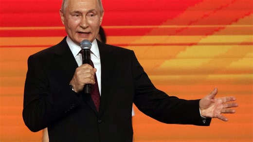 L'étrange anecdote de Vladimir Poutine sur sa mère laisse son public perplexe