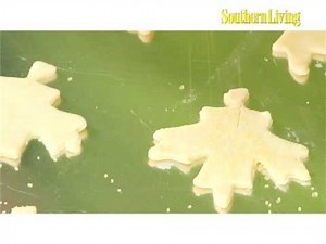Making Pie Crust Garnishes
