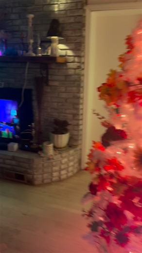 Elizabeth Cook on Instagram: "🍁 Rehearsal Vision 🍁 @hightidegetaway 🌴 p.s. the Gravy is on ✨"