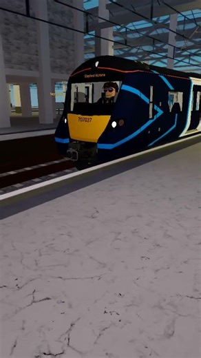 class 707 arriving at stepford central #stepfordcountyrailway