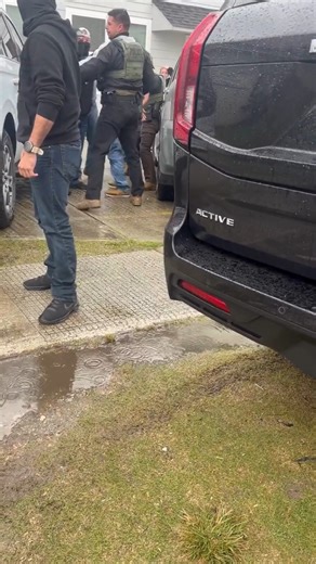 1.8K views · 23 reactions | First official Louisiana Loudmouth Lupe (aka Triple L) spotted in Kenner. This one is rabid and foaming at the mouth demanding the judicial warrant and for DHS agents to "be nice!" while screaming and sobbing at the same time. #fypシ #ice #DHS #Crime #Police #news #politics | Kim "Katie" USA | Facebook