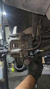 how to replace rear brake pads #rangerover #viral #cars #trending #viralvideo #mechanic