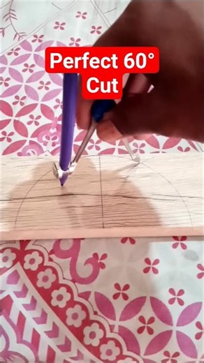 how to cut a perfect 60° angle #woodwork #carpentry #diy #woodcutting