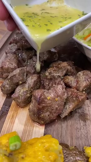 Air fryer steak bites are perfect for a quick dinner! Recipe in the comments #easyrecipe #airfryer #foryou #steak #dinner #dinnerideas #easydinner | Cookinginthemidwest