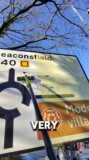 When was this road sign last cleaned?! 😯 #thebinkings #signcleaning #filthy #cleanwithme #fyp