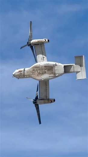 USMC MV-22 Osprey preforming a high speed pass during the 2026 MCAS Yuma Airshow #usmc #v22 #usa