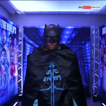 Jared Anderson went old-school as Batman. 🦇 | Sky Sports Boxing