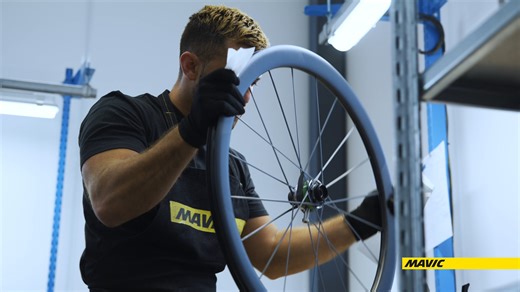 Producing a single Cosmic Ultimate 45 Disc requires the handwork of 10 dedicated professionals to transform the 71 components into the highest-performing wheel we've ever built. Proudly made in France by the hands of our experts. Learn more about the manufacturing process 👉 bit.ly/cosmic-ultimate-45-disc 📸 Widen Production | Mavic