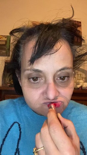 Applying Lipstick: Tips and Techniques for a Flawless Look