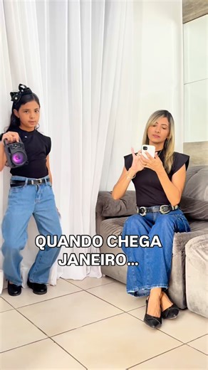 Já estão preparados para esse evento? Ainda bem que temos a @eedpapelaria para nos salvar com suas novidades e parcelamentos! ❤️ E o melhor envia para todo Brasil! #voltaàsaulas #materialescolar #humor | Susan Melo