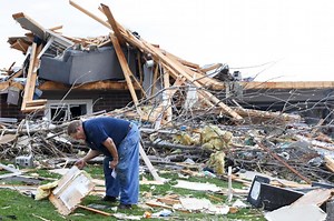 Midwest tornadoes demolish homes, businesses in Nebraska and Iowa