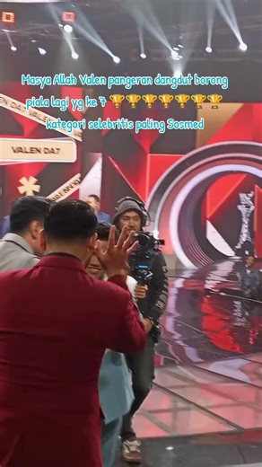 Valen Borong 7 Piala di Indosiar dalam Ulang Tahun ke-19