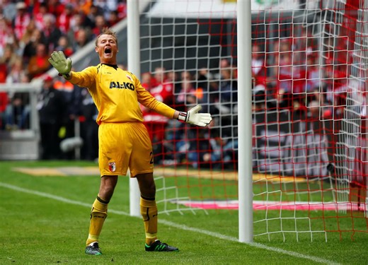 Arsenal ex-goalkeeper Alexander Manninger dies after car struck by train