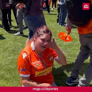 138K views · 4.7K reactions | Un día histórico: Este sábado, el cuarto grande volvió a la Primera A, y los hinchas no ocultaron su emoción tras una definiciónde película. | Mega Deportes | Facebook