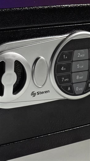 🔒¡Pequeña por fuera, fuerte por dentro! Guarda tus pertenencias con total discreción y seguridad en esta mini caja fuerte electrónica. Aprovecha 15% OFF y obtén seguridad real para tu hogar. 👉 https://bit.ly/4qjrO2f Compártelo con quien es precavido. Promoción válida en productos seleccionados del 13 al 27 de enero 2026 | Steren México