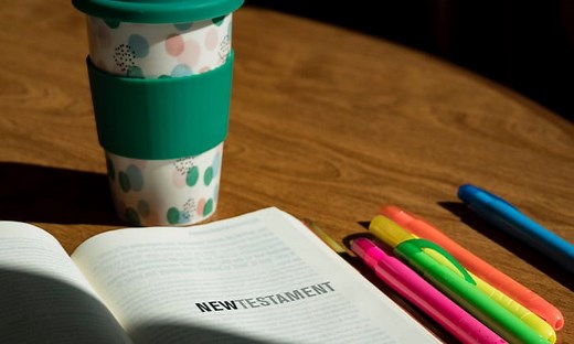 10 Best Bible Highlighters Reviewed and Rated in 2025 - Art Ltd Magazine