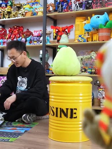 3xvkd2wg8fsn3hu力量巧克力让小志轻松抡起桌子 心奇爆龙战车6