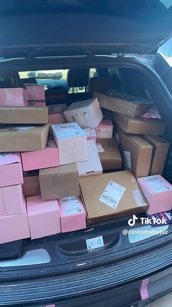 148 packages out to you guys! 🫶🏼 | packages