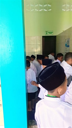 wudu before dhuhr #school #dhuhatime #kids #prayer #learning #sin #classroom #coolstudents #funny