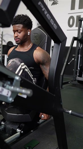 This first leg machine is humbling ! #gym #motivation #legday #workout #lego