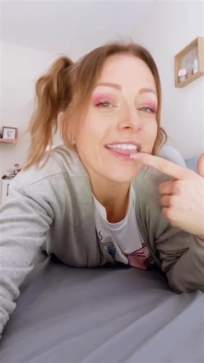 As-tu vu ma nouvelle vidéo Youtube dans laquelle je vis comme un enfant pendant 24h ? 🤗 #latelierderoxane